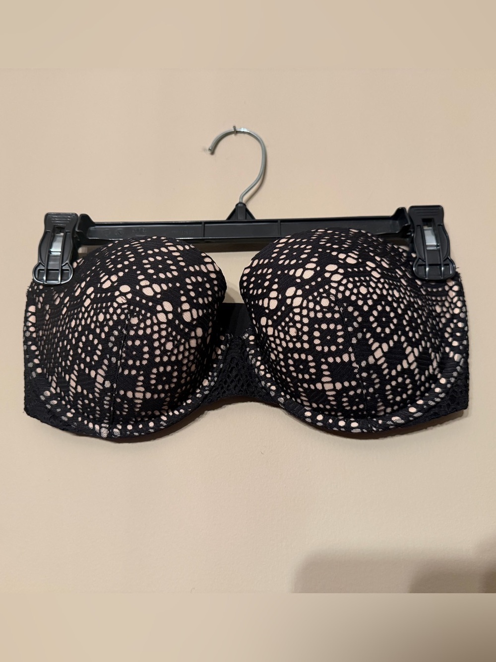 Victoria’s Secret Strapless Lace Bra